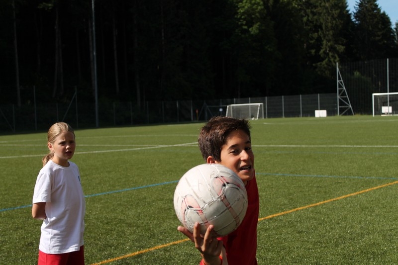Village Camps International Summer Camp Leysin, Switzerland 2025-08-09 https://www.villagecamps.com/journals_admin/images/685-23-pitch (11).jpg
